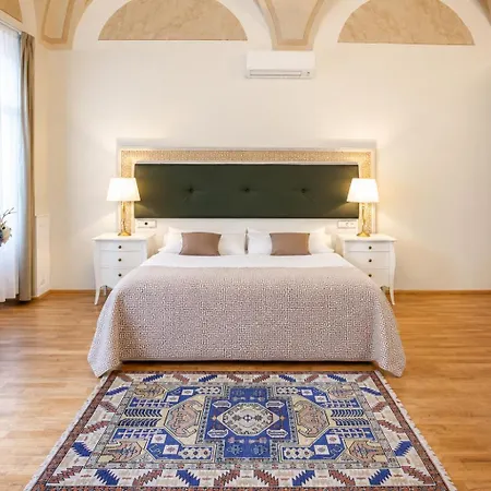 Little King Hotel U Malvaze-3