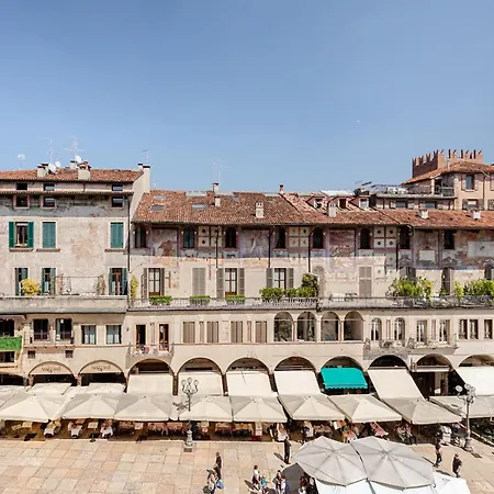 Truly Verona - Delle Erbe Suites-3
