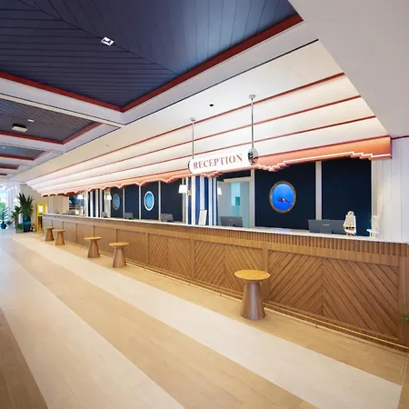The Cruise Hotel-2