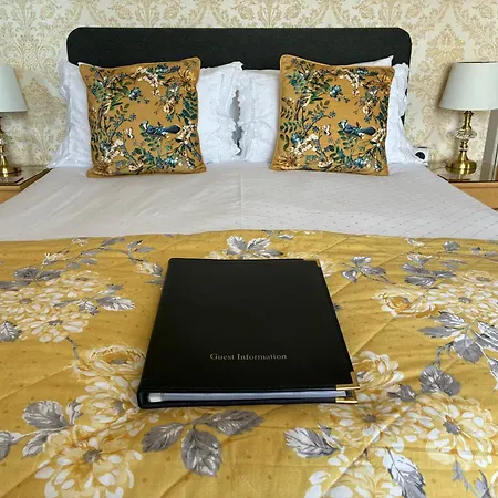 Stratford House Exclusively For Adults-3
