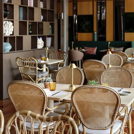 Crowne Plaza Madrid - Centre Retiro By Ihg-2
