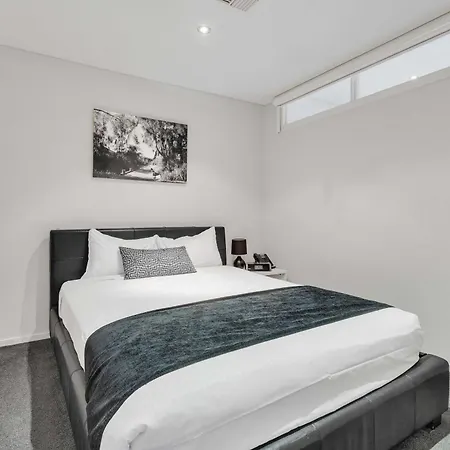 Mawson Lakes Hotel-3