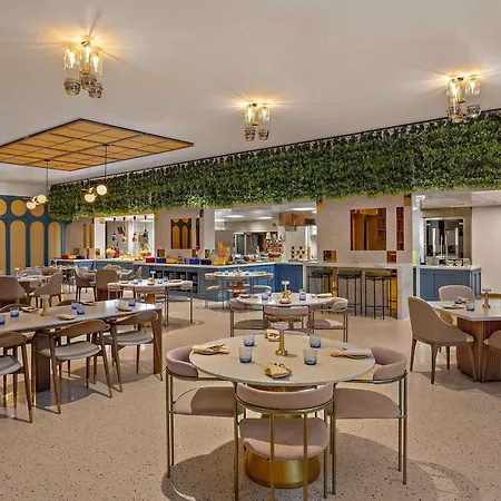 Adagio Abu Dhabi Al Bustan-3