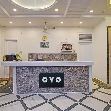 Hotel O City Palace-2