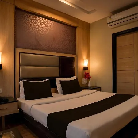 Super Townhouse Bani Park Formerly Aroma Residency-2