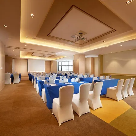 Holiday Inn Express Shanghai Zhenping By Ihg-2