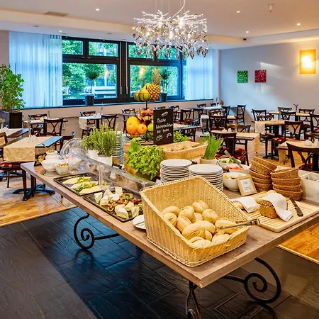 Hotel Chateau Berlin Kurfuerstendamm-2