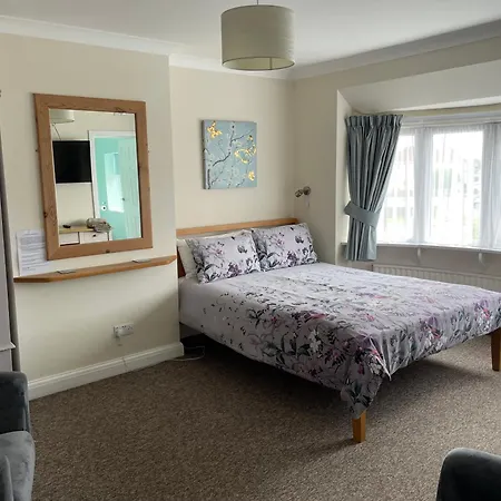 Fernlea Guest House-2