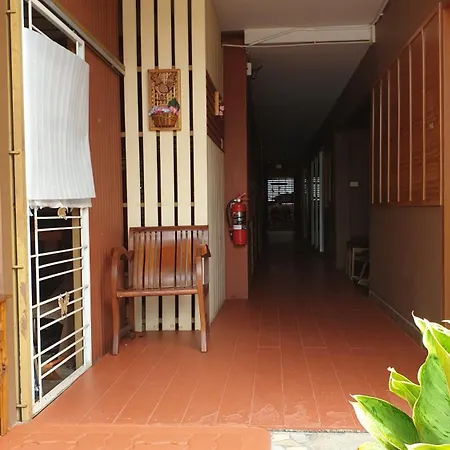 Little Guest House Hotel-3