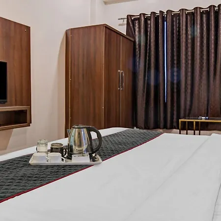 Super Townhouse Hotel O Benchmark-2