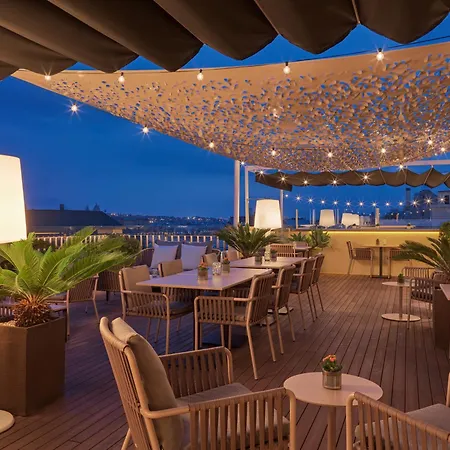 H10 Universitat (Adults Only)-3