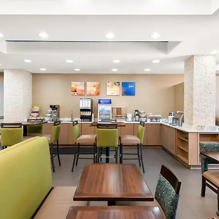 Comfort Suites New Orleans East-3