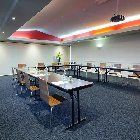 Ibis Styles Canberra-3