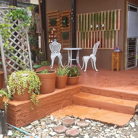 Little Guest House Hotel-3