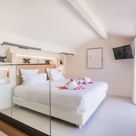 Tinah Saint-Tropez-2