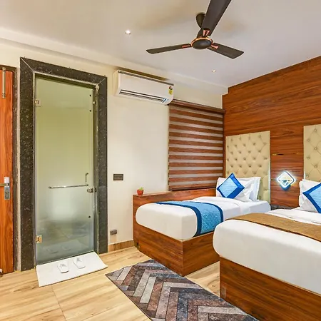 Hotel Le Grand - Walk-In From Rk Ashram Metro Station-3