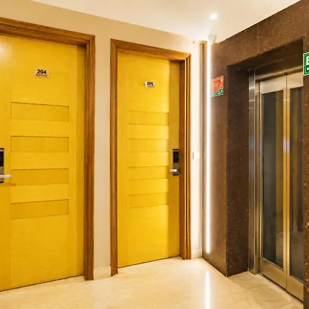 Hotel Aman Imperial Just A Minute Away From New Delhi Railway Station And Connaught Place-3