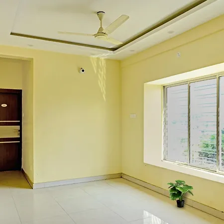 Collection O New Avro Hotel Near Eco Park-2