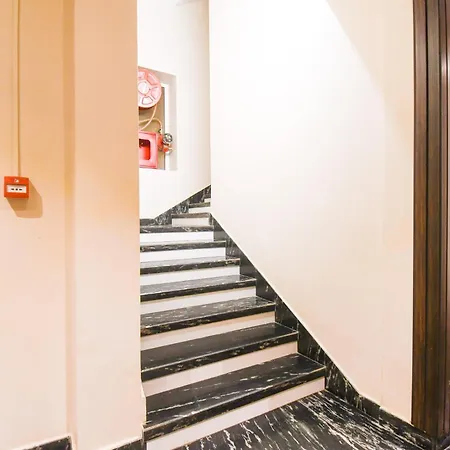Goroomgo Royal Crown Puri: Beachside Luxury with Prime Temple Access-3