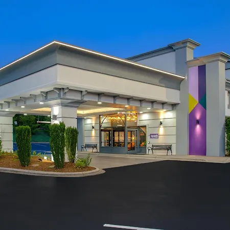 Spark By Hilton Asheville Blue Ridge Parkway-3