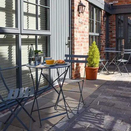 The Lawrance Luxury Aparthotel - York-3