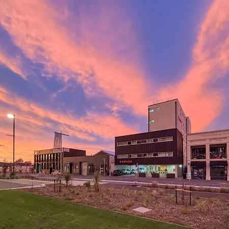 Ramada Suites By Wyndham Christchurch City-3