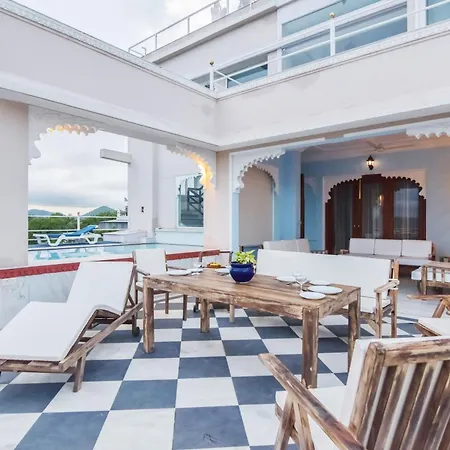 Raj Kuber - A Boutique Lake View Hotel-3