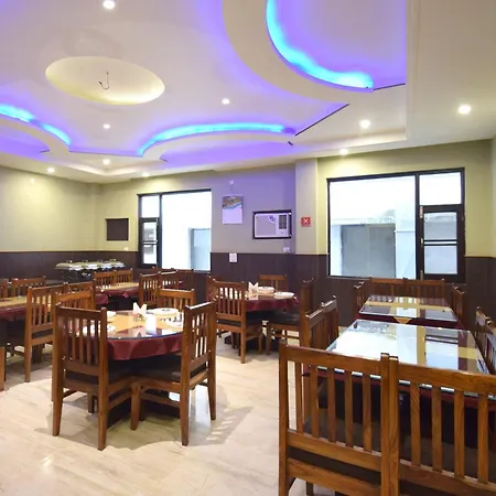 Collection O Hotel Kanta International-2