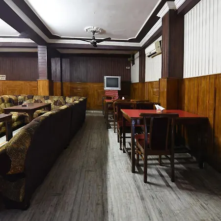 Oyo Hotel Jammu Palace-3