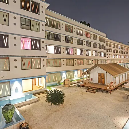 Townhouse Royal Palms Hotel-2