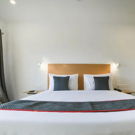 Townhouse 211 Laguna Ecr Near Juhu Beach-3