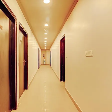 Collection O One Hotel-3