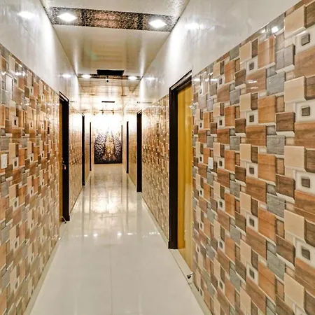 Collection O Qotel Peeragarhi-3