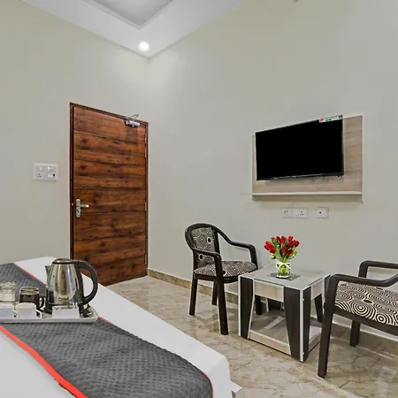 Townhouse P.S.Palace Near Amausi Metro Station-2