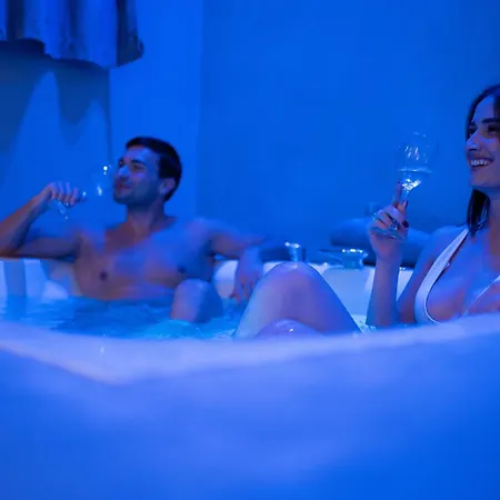 Four Luxury Suite-2