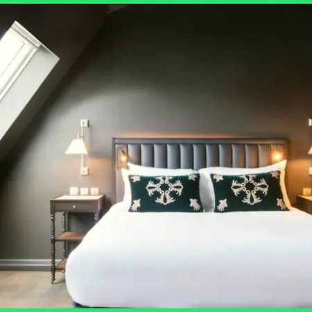 Hotel V-I Sea View: Beachfront Wellness Retreat with Spa-3