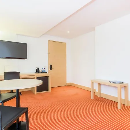 Fairfield By Marriott Bogota Embajada-3