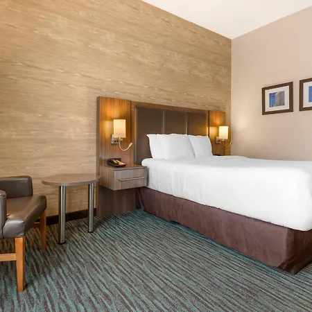 Comfort Inn & Suites Calgary Airport - North-2