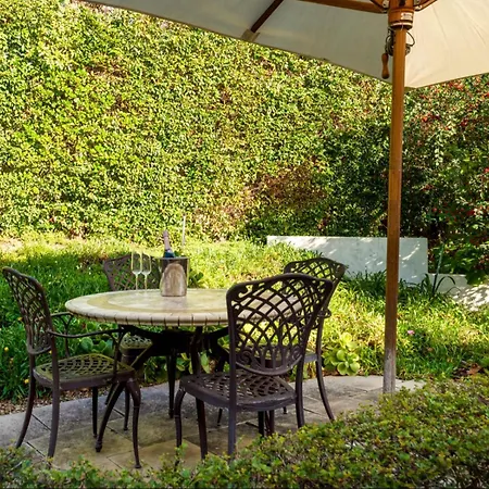 Beluga Of Constantia Guest House-3