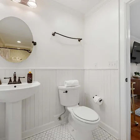 Historic Riverview Inn Suite Ten-3