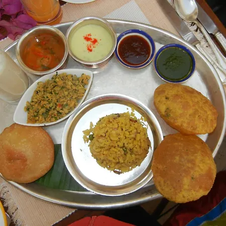 Hotel Caves Premium Near Delhi Airport-3