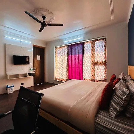 Hotel Dwaper A Premium Property Near Mall Road-3