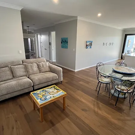 Beach House Perth-2