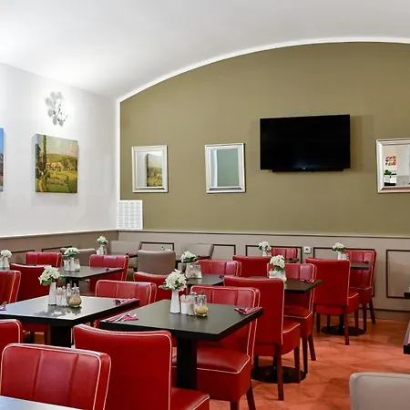 Hotel Mala Strana-2