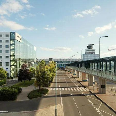 Courtyard By Marriott Prague Airport-2