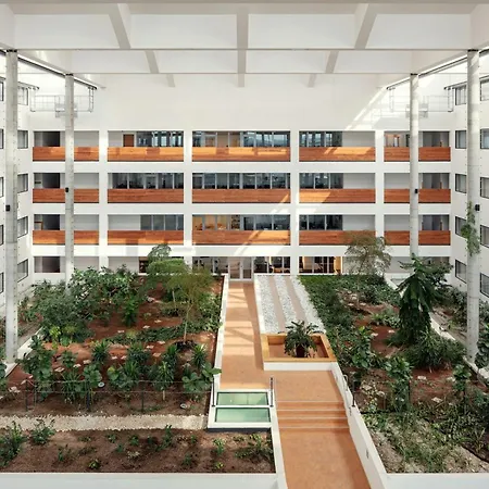 Courtyard By Marriott Prague Airport-3
