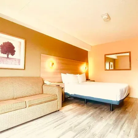 Econo Lodge Airport Quebec-2