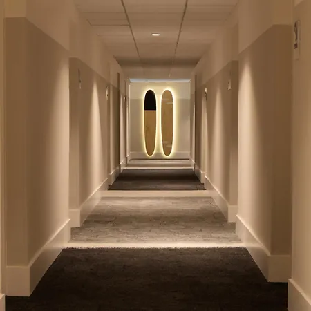 Kimpton Surfcomber Hotel By Ihg-2