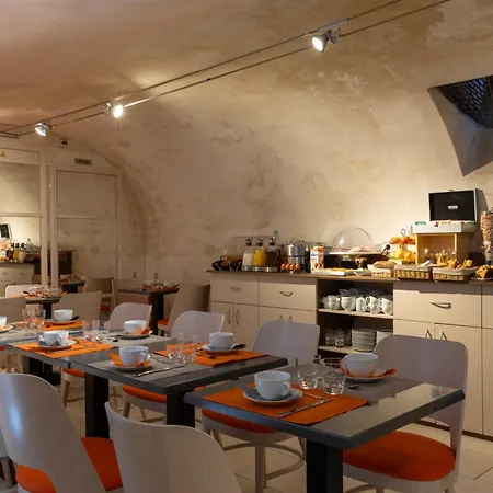Hotel Le Relais Saint Charles-3