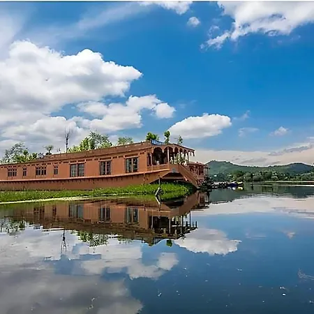 Floating Heaven Group Of Houseboats-2